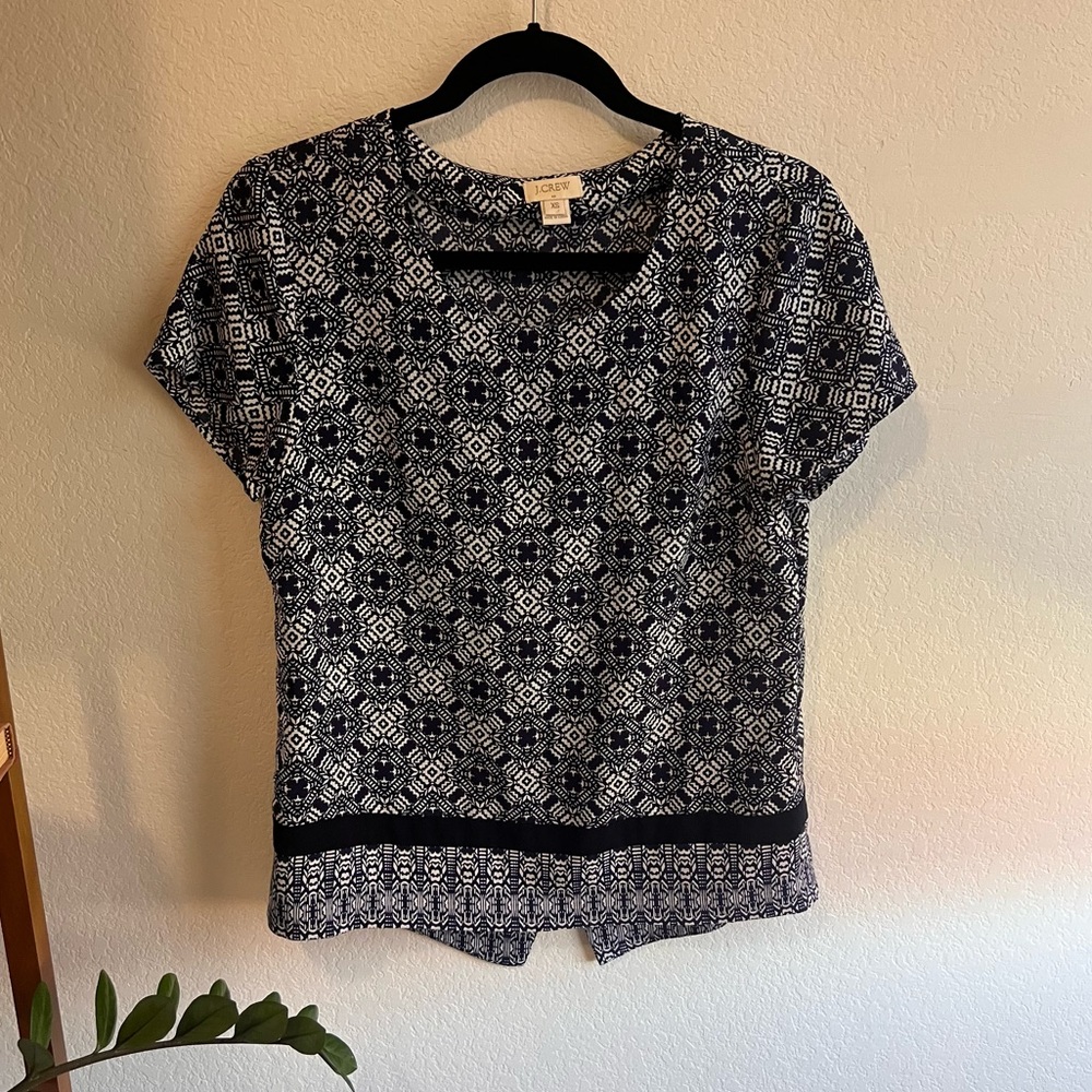 J crew navy blue and white top size XS